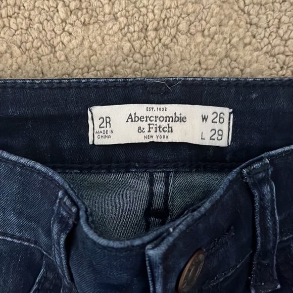 Abercrombie Dark Wash Jeans 2R W26 L29 - Picture 3 of 5